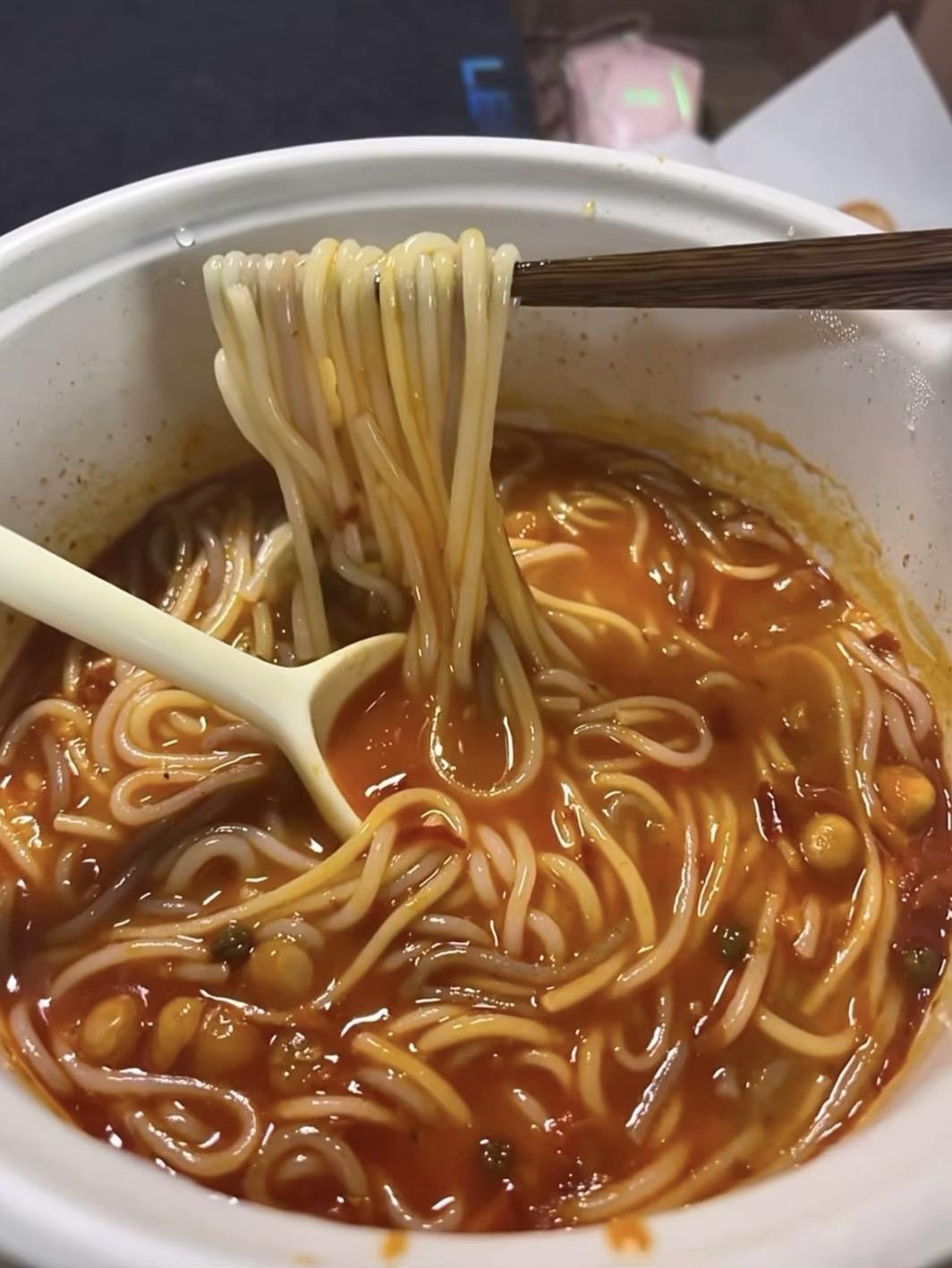 俺是平民 不下架会一直回购，谁懂啊!每次汤都要喝光光!夜宵追剧饿了来一...