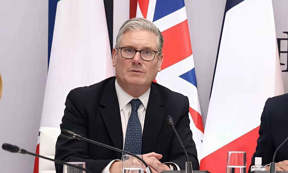 ​英国首相斯塔姆辞职了，这时候引发出的更加深层次的问题。人们考虑到英国到底为什么