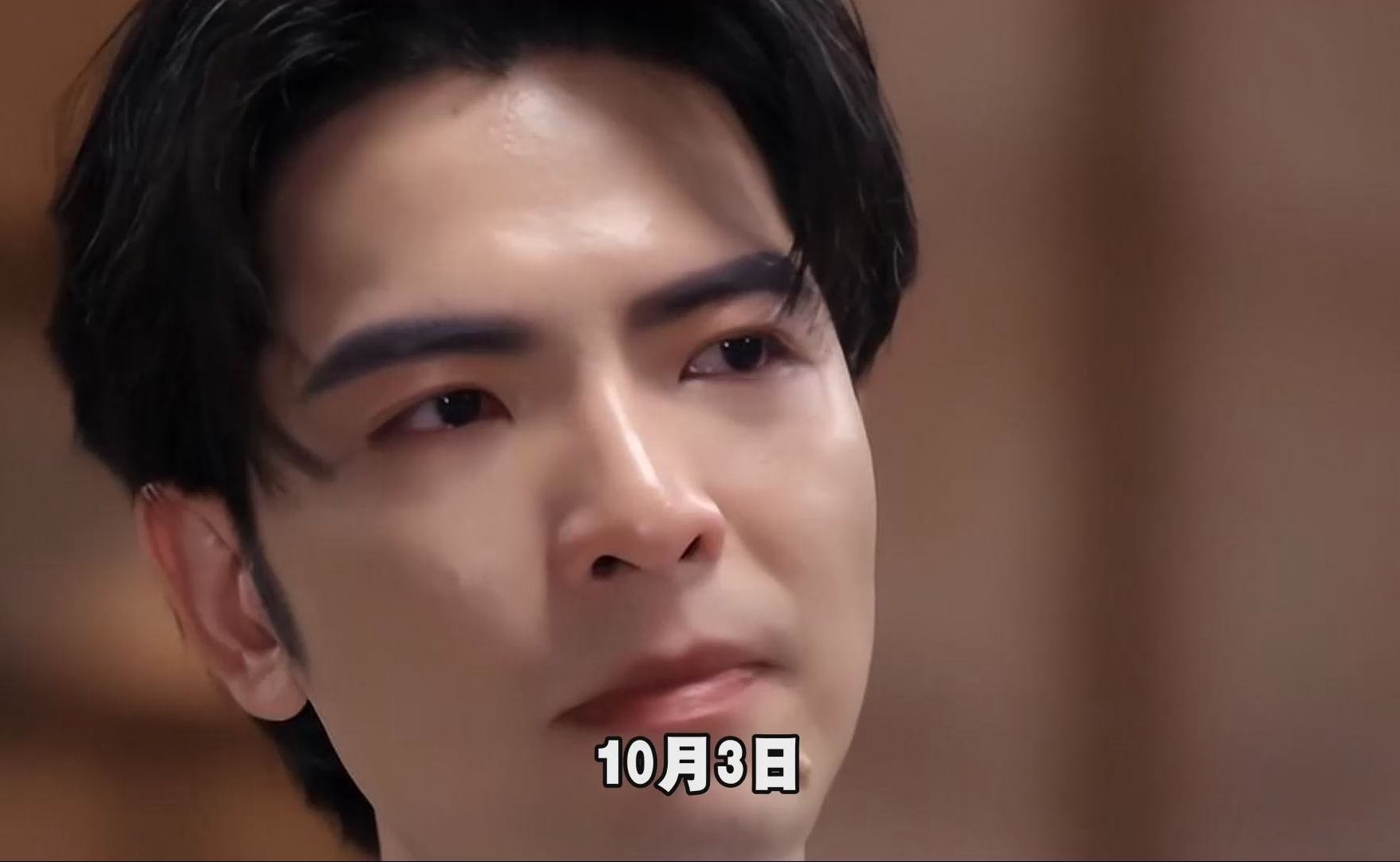 萧敬腾带术后右手唱完全场，53岁林有慧一句丁克真相，戳破姐弟
