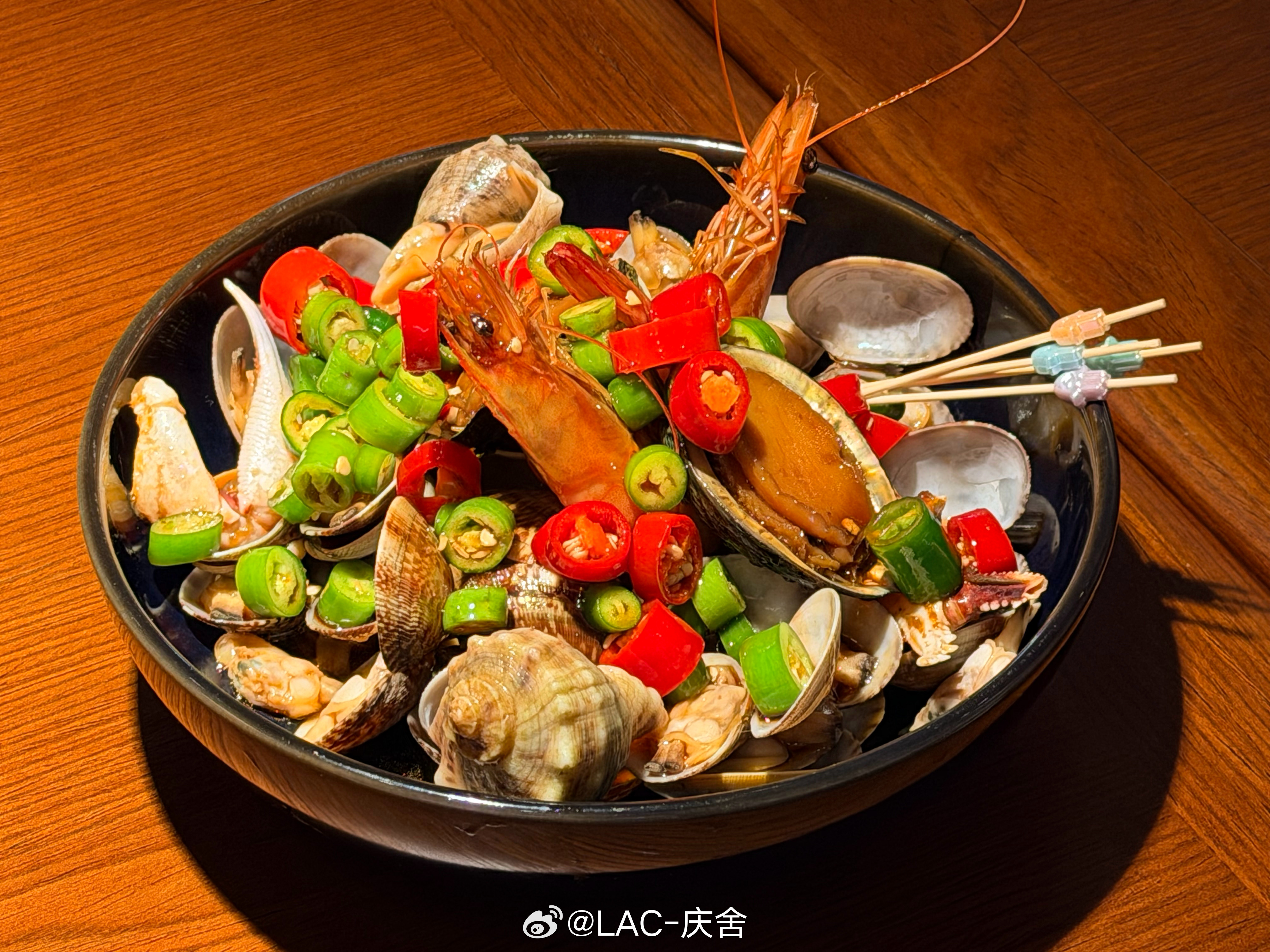 天津海鲜是真不错[并不简单]这家店的食材很顶，口味也做得很好，推荐 ​​​