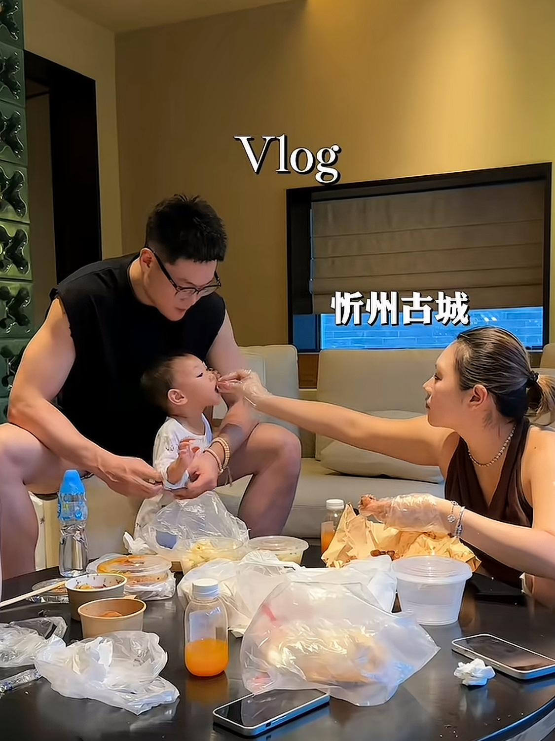 山西汾酒男篮张宁妻子豆姐说，跟你在一起真是超级幸福。

近日，豆姐在个人社交平台