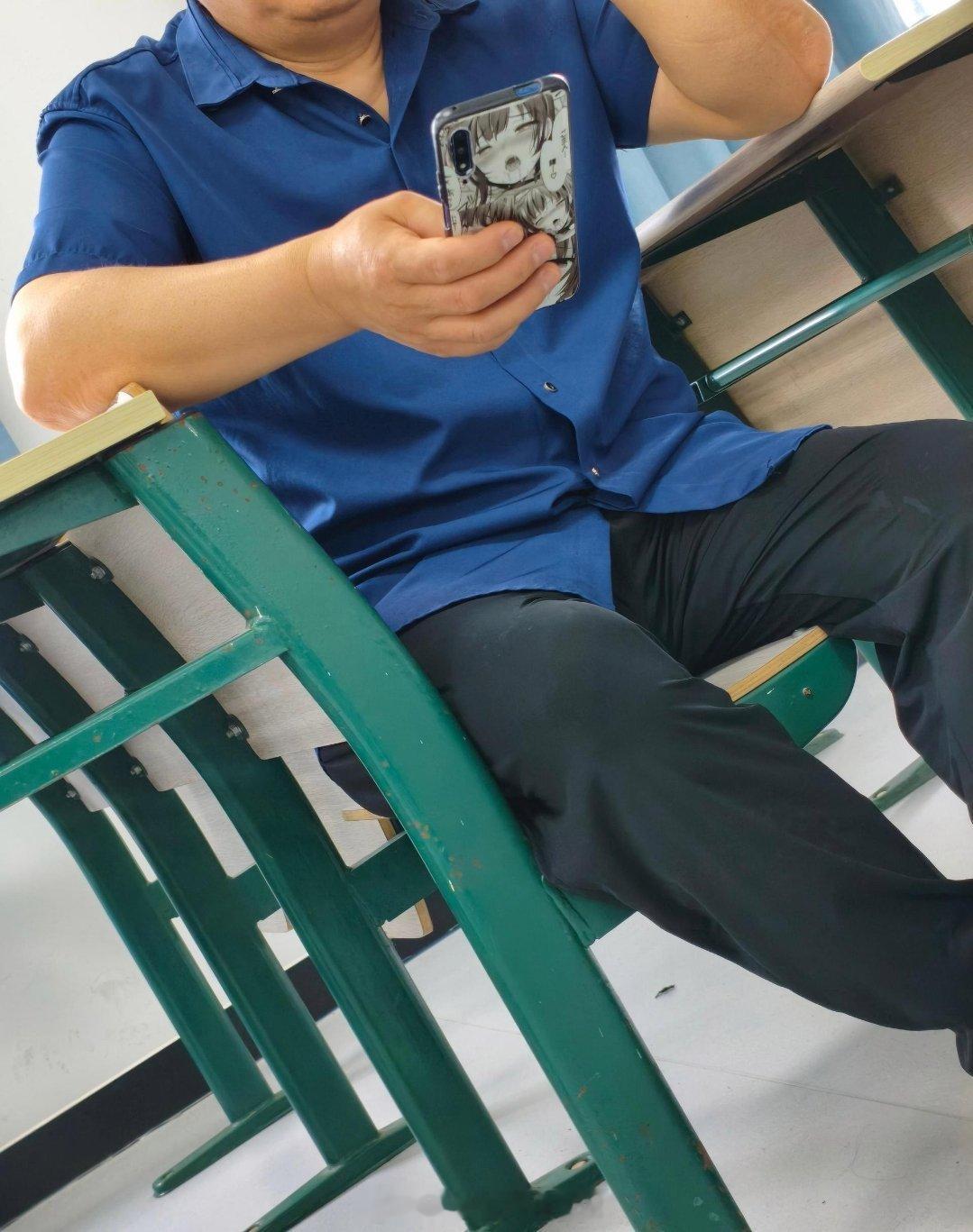 老师手机壳何意味 