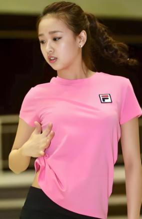 2002年5月，24岁的韩国“体操公主”许昭英，顶着父母的反对，执意嫁给了中国体