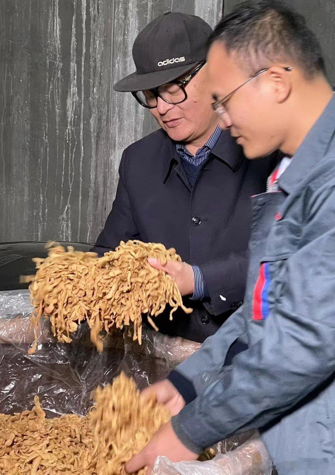 #中医话养生[超话]#萝卜干，是通利”下三焦“的神器，比鲜萝卜更好使1.给小孩子