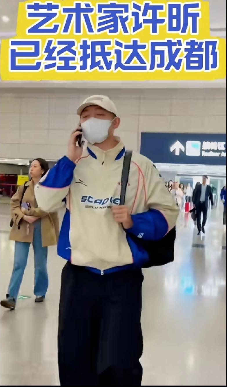 龙蟒合体！马龙许昕抵达成都，以老将身份助力国乒备战世乒赛
 
刷到马龙、许昕双双