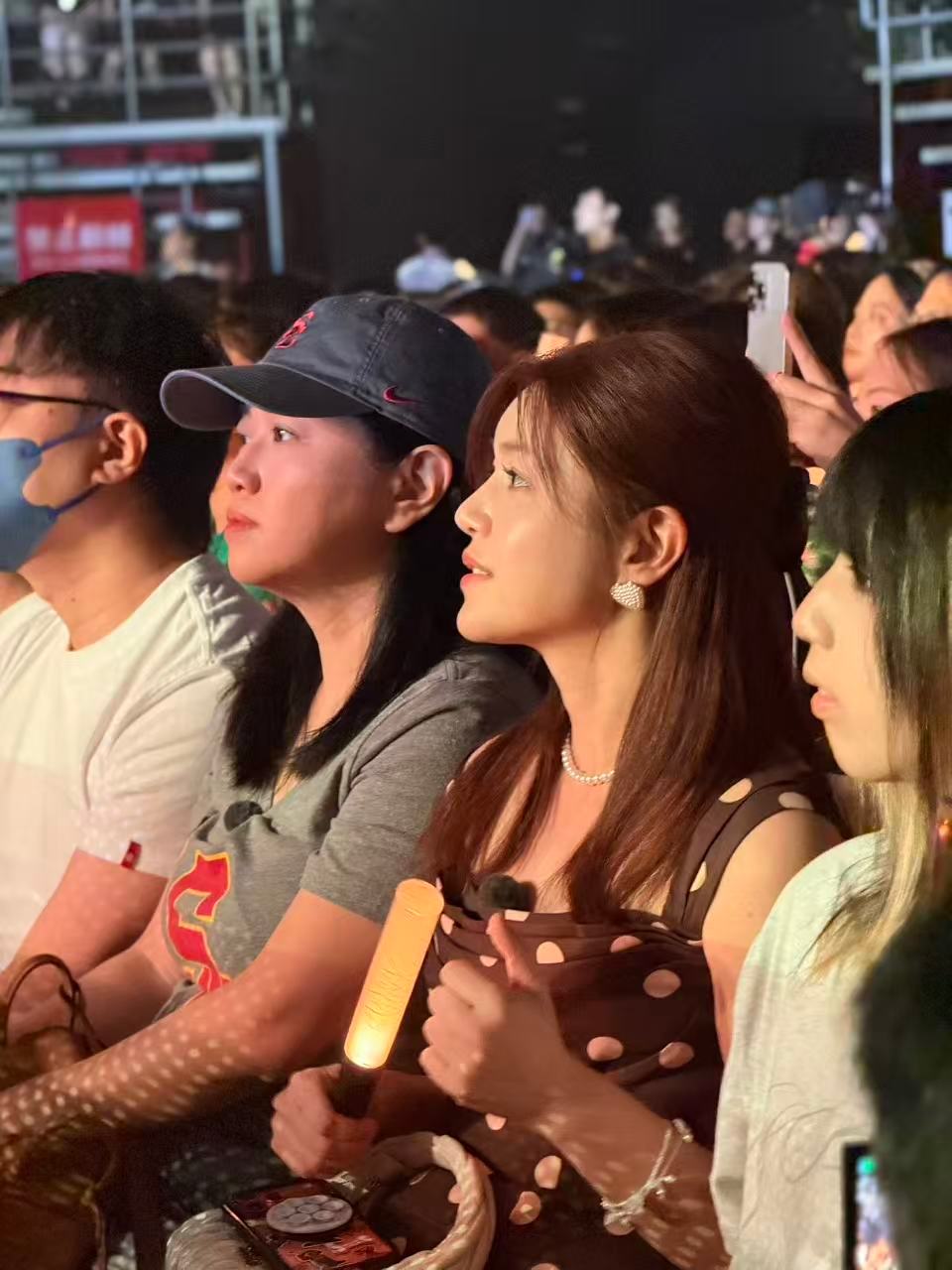 陈妍希高精力人群 姐姐这精力我是真服气！白天还在录《我家那闺女》，晚上就闪现A-