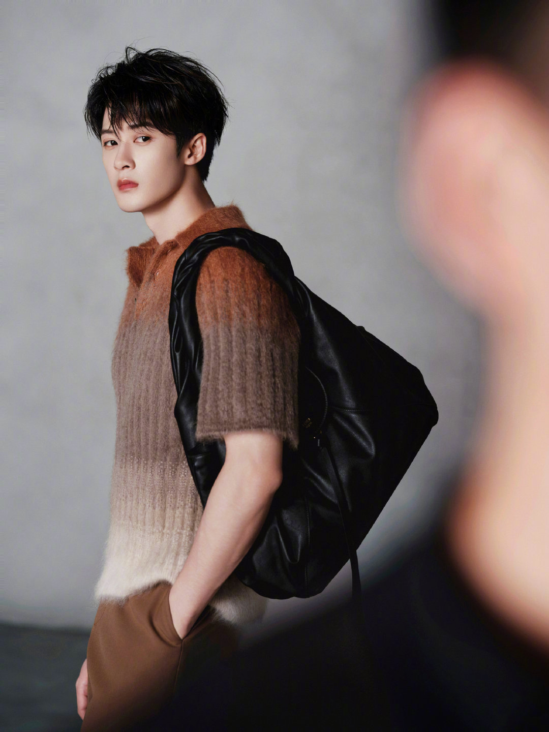 檀健次 × FENDI男装代言人演绎 FENDI 全新 Spy Bag 大片，风