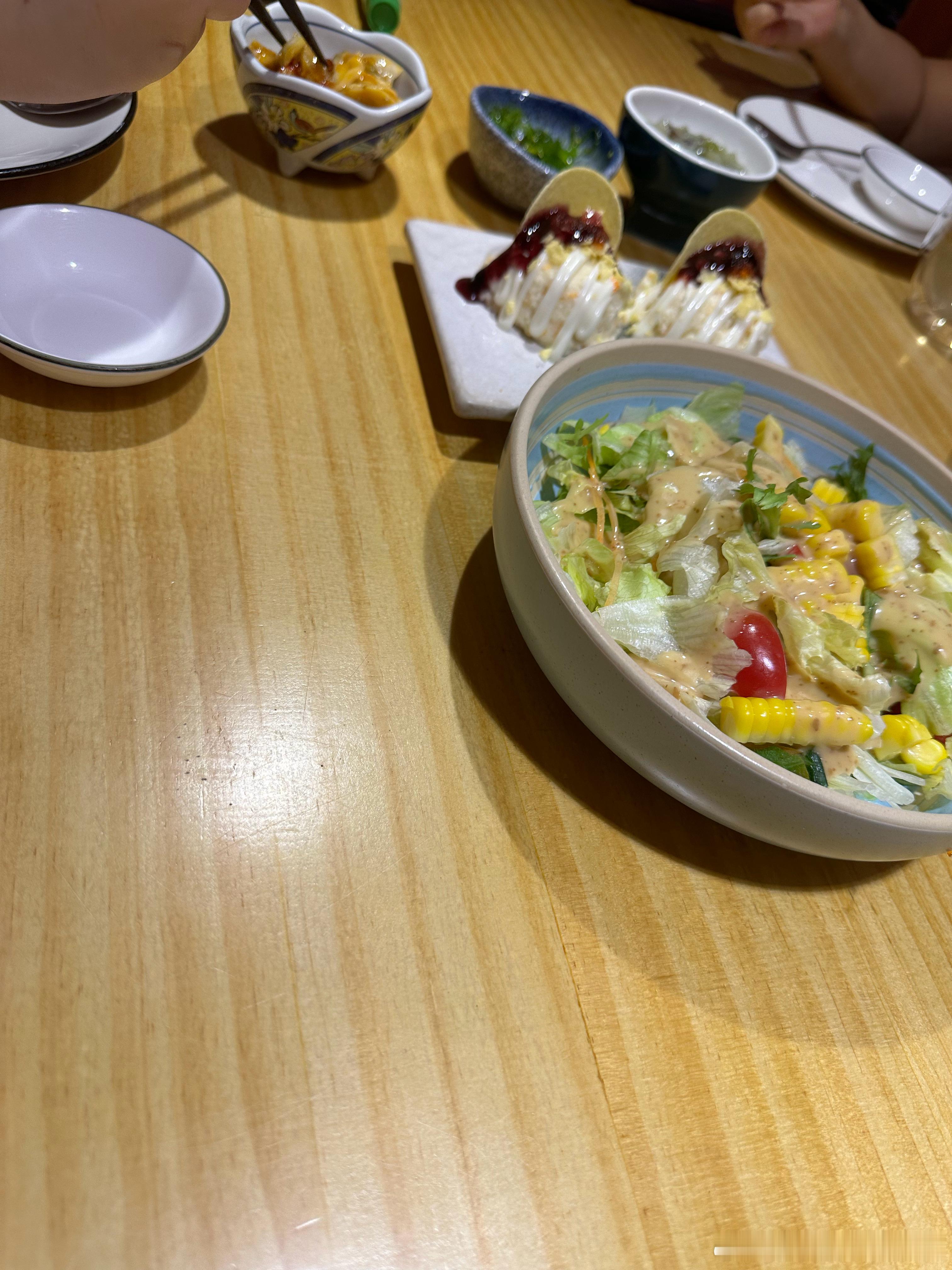 小句号不排队，开吃，宝子们也吃好喝好