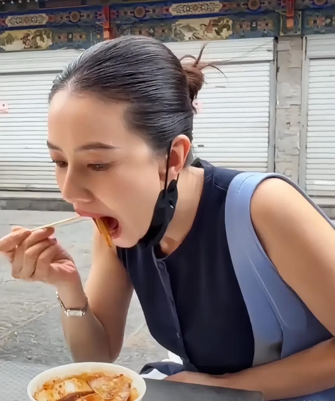 我感觉，耳朵好长好面相 