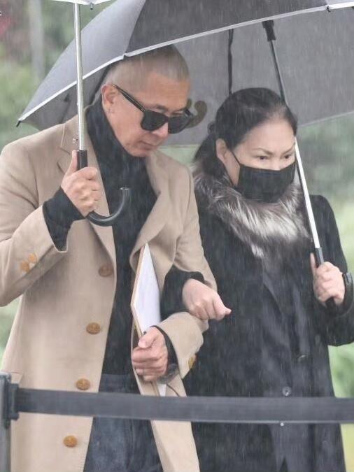 2月2日，大s离世1周年，由具俊烨为她设计的纪念雕像，下午2点在金宝山墓园揭幕。