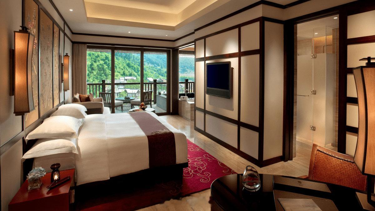 慕思股份持续承压 【慕思股份持续承压：销售费用率仍飙升，AI床垫能否扭转颓势？】