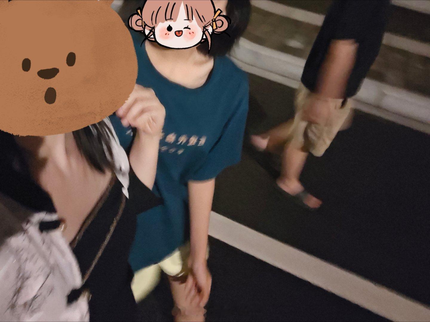 读书的熬夜和散步的熬夜那可完全不一样啊～ 