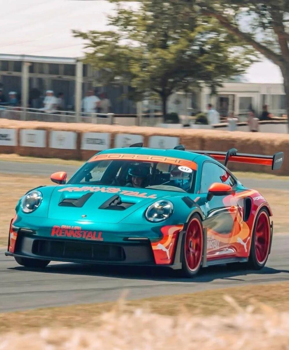 911 GT3 RS还能这么玩？这款专属涂装难道不是啪姐的硬核风格表达？超跑的魅