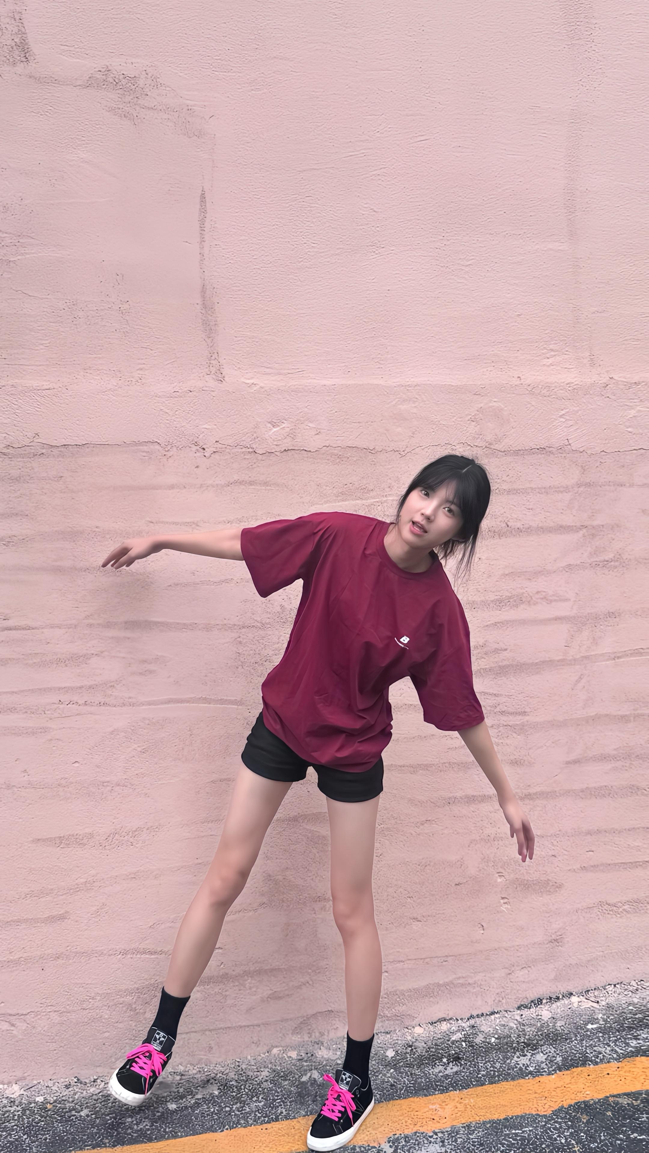 长得高穿搭当然要露腿啦