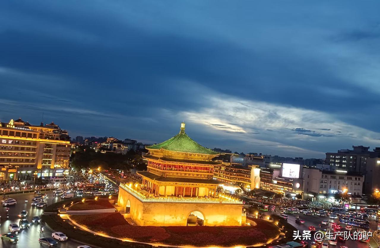 西安也是绝了！好好的大唐不夜城，本该是沉浸式感受盛唐气韵的地方，却被横冲直撞的三