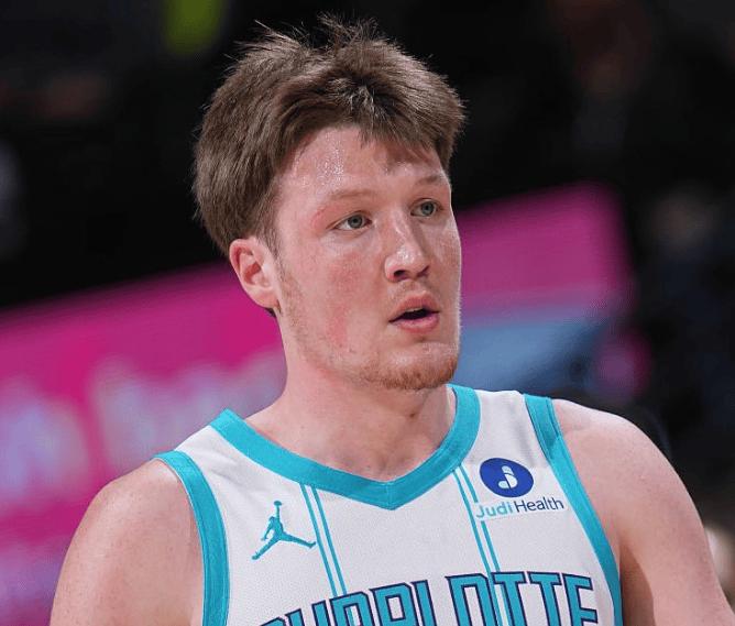 NBA最新一期新秀排行榜，状元弗拉格跌落到第二位。

1.21日，NBA官方公布