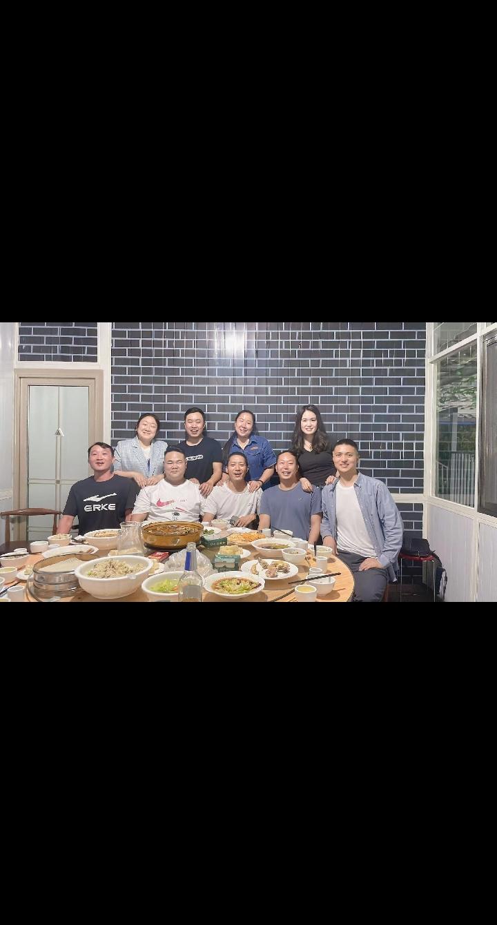 #在各自忙碌的世界珍惜相聚的每分每秒 #友谊地久天长青春永远不散场 #曾经的少年