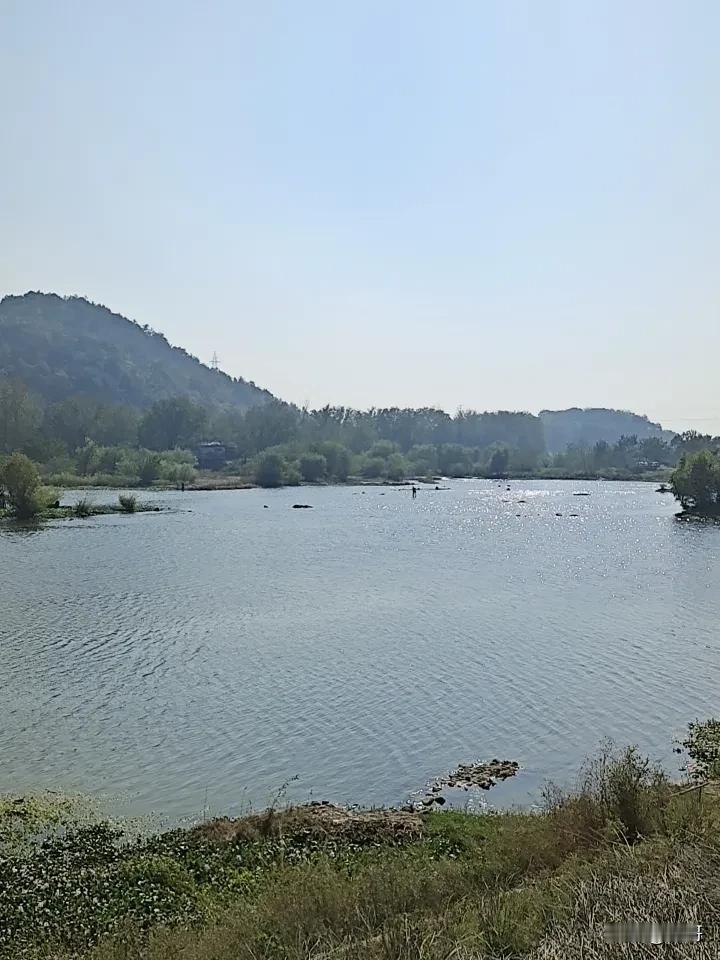 浙江省江山市清湖古镇骑行道河边随手拍，你们江山知道这个地方吗。江山人你们有多少人