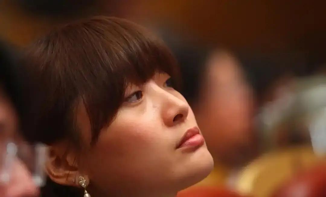 宗馥莉卸任娃哈哈法人、董事长、总经理职务，一下子辞去所有职务，退的干干净净。29