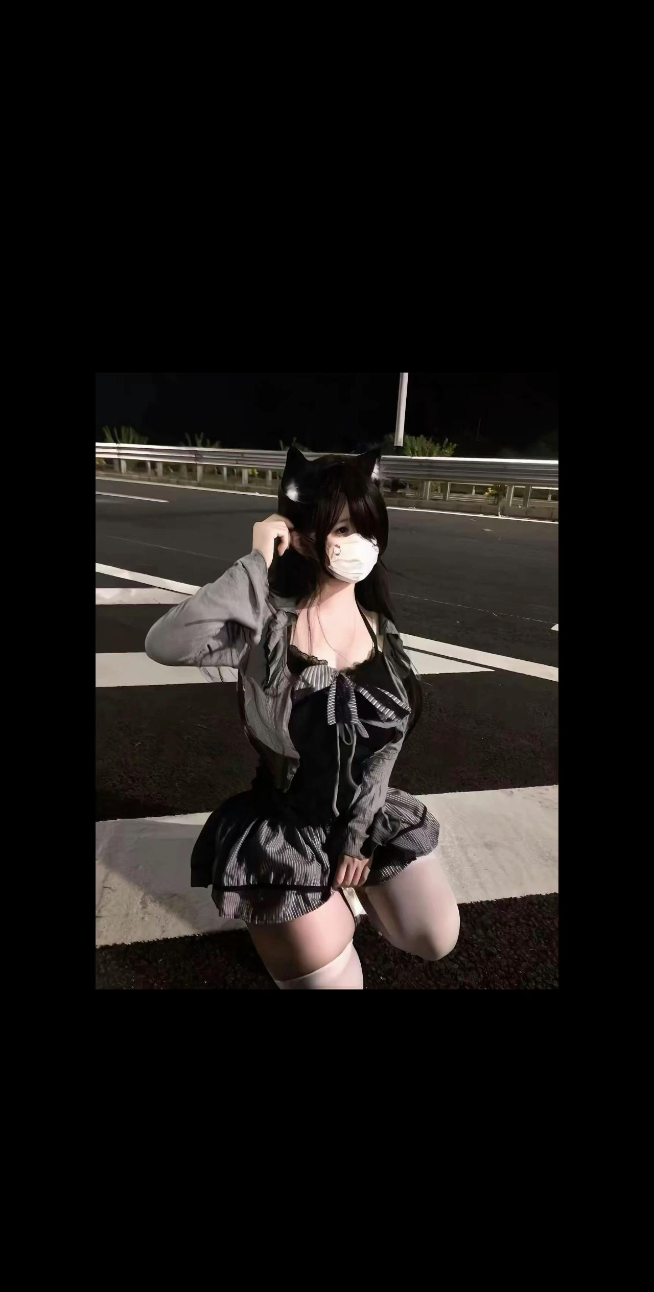 什麼是愛 可能是兩個人纏綿後又推開