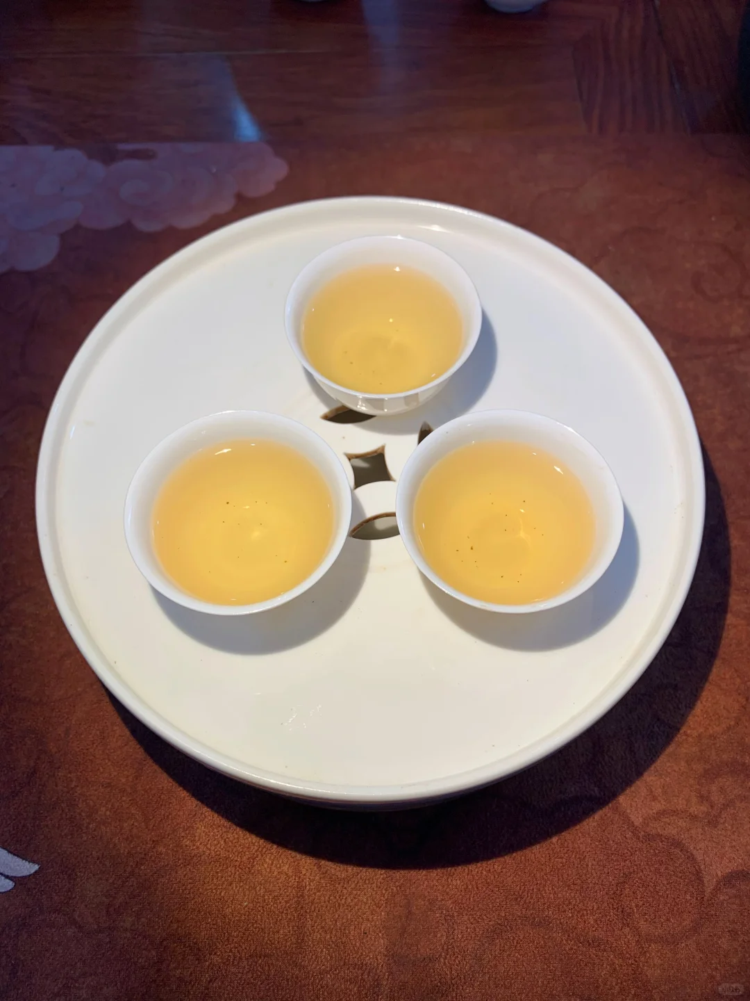 本地茶农说，有一款香味比鸭屎香还霸道的茶