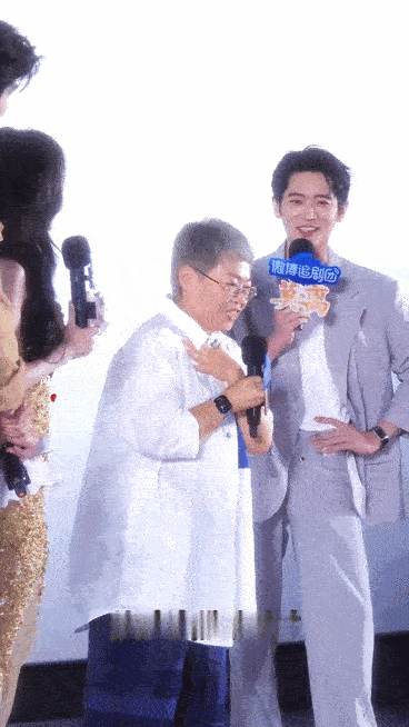 白鹿林玉芬听不懂白鹿的粤语 片场欢乐名场面来袭，白鹿粤语发言难住林导，还好有丞磊