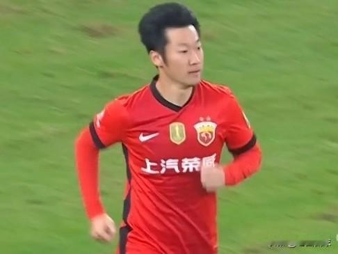 中超绯闻转会---徐新…近日有媒体爆料称，上海海港中场球员徐新将在新赛季加盟云南