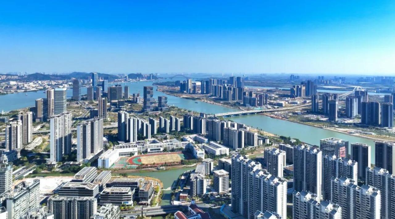 近日，广州市正式印发《全面推进“百县千镇万村高质量发展工程”实现五年显著变化行动