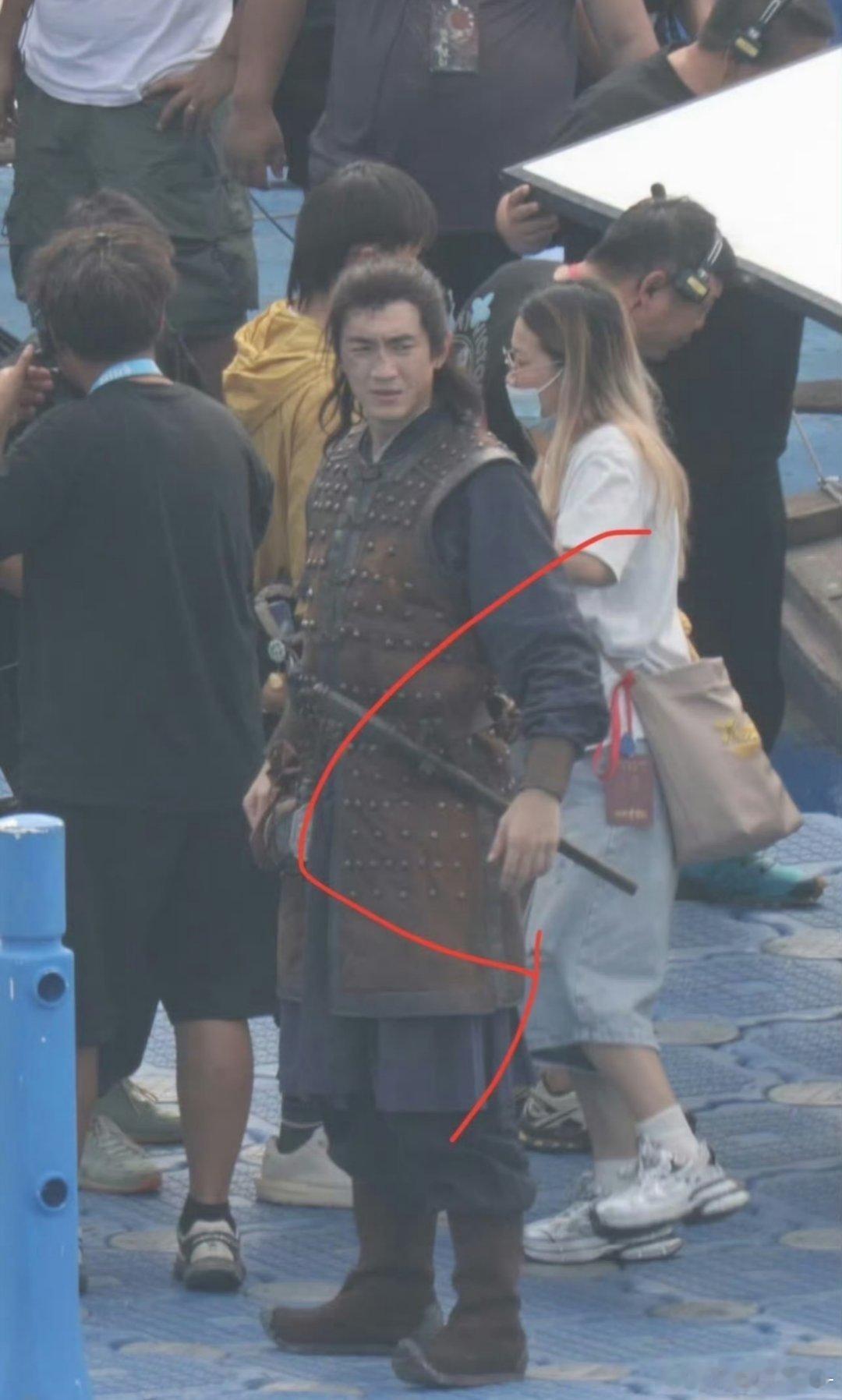 林更新看起来命好苦啊[泪奔] ​​​