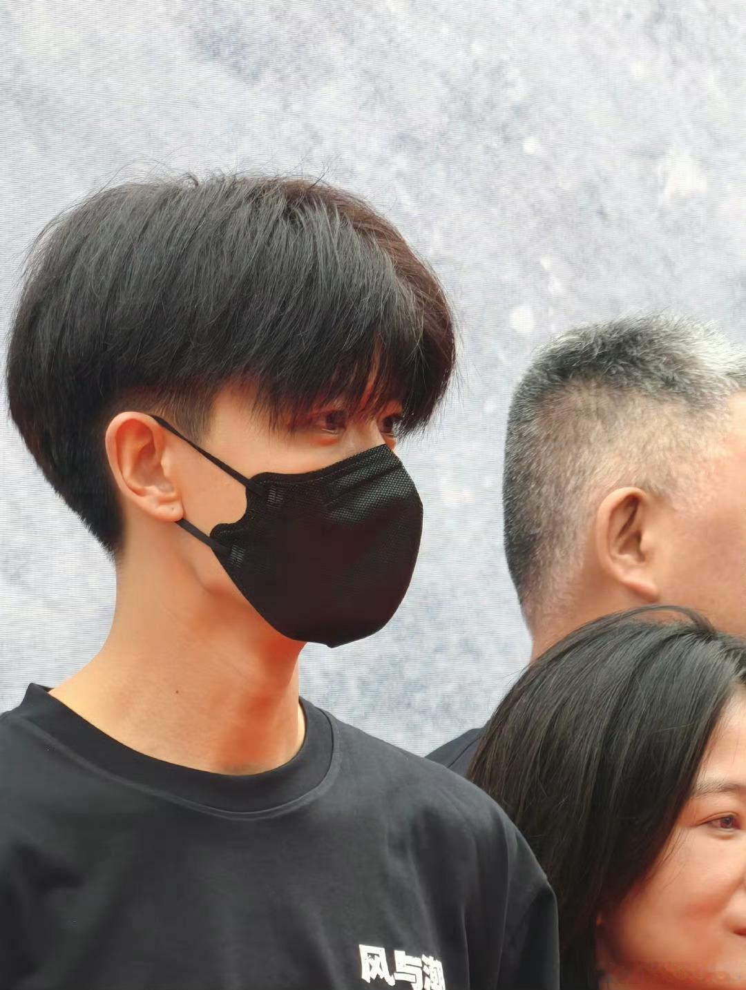 任嘉伦风与潮开机现场路透任嘉伦风与潮开机现场 哇啊啊啊啊啊好期待啊 ​​​