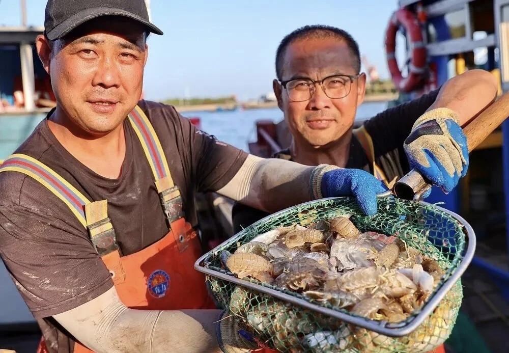 秦皇岛开海喜丰收！
9月1日中午12点整，为期4个月的渤海湾伏季休渔期正式结束。