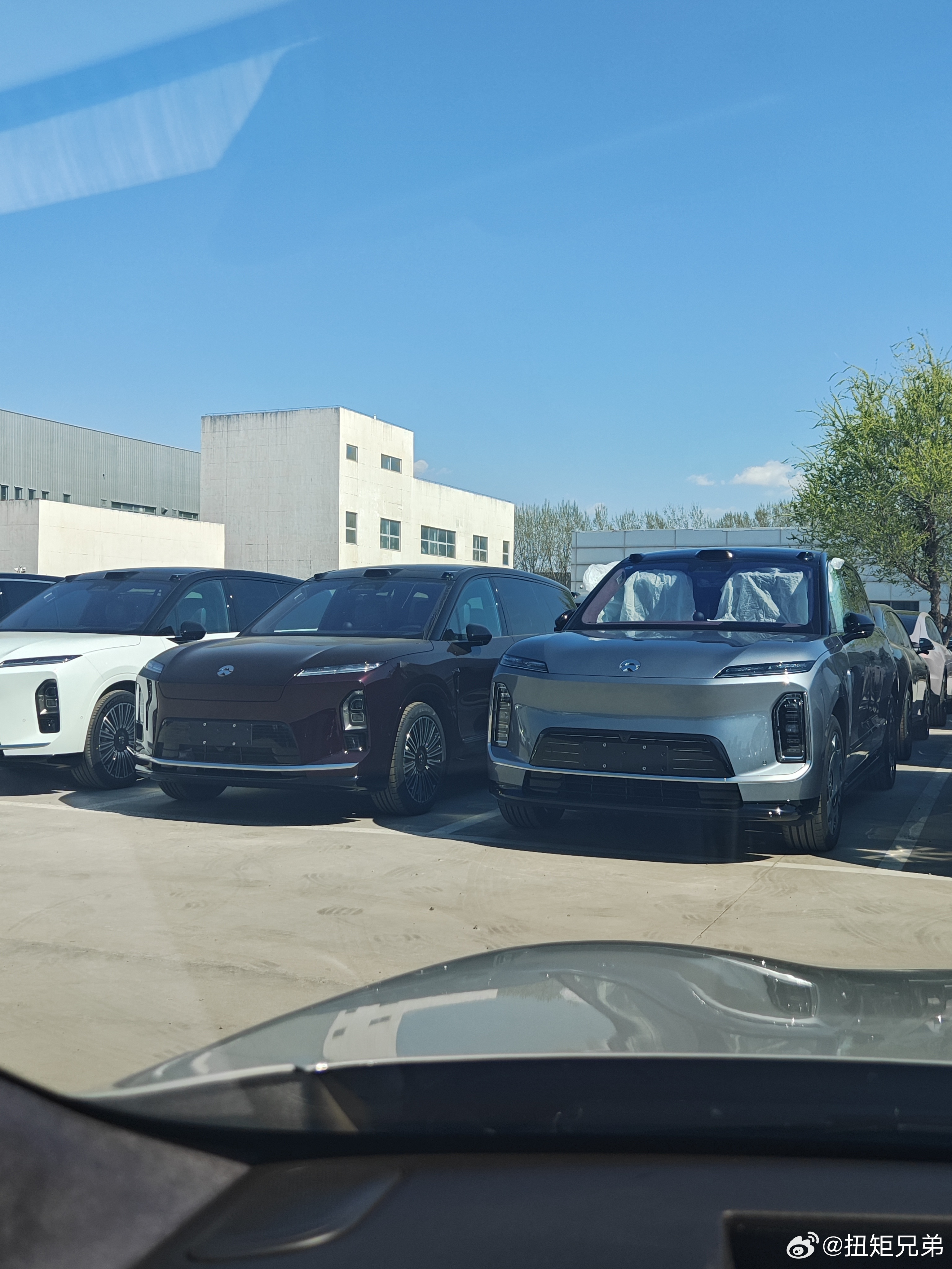 在它面前 感觉我好像新兵蛋子眼神坚定 蔚来可期新能源汽车大v聊车新能源汽车