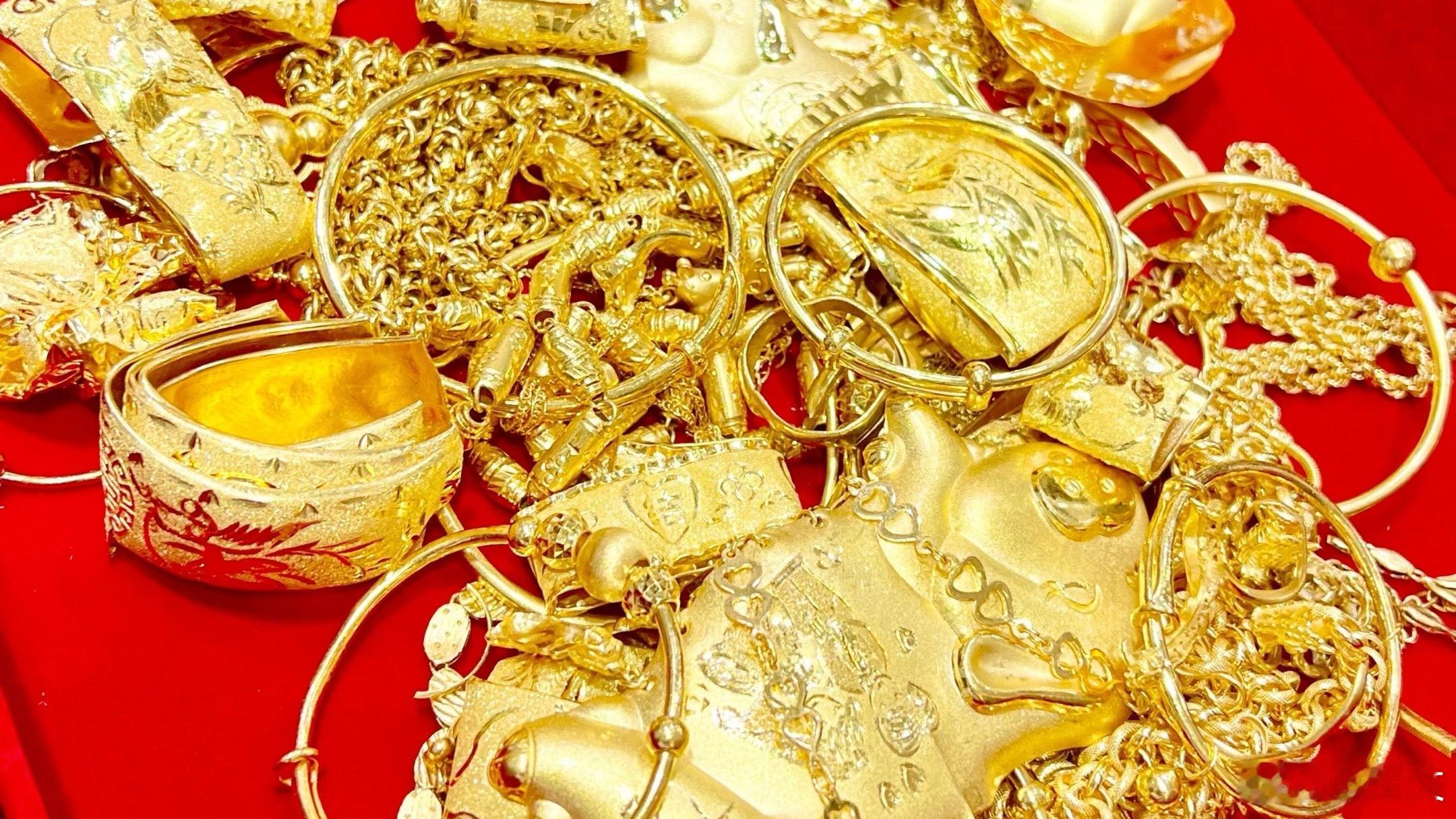 中国黄金调整回购规则  黄金市场又有新动作！2月6日“中国黄金”官微发公告，近期