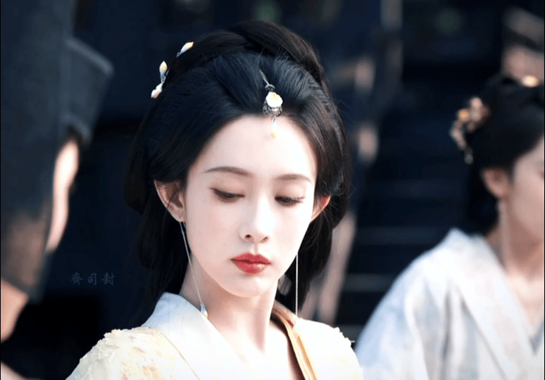孟子义百花杀下沉口碑百指数据顺利破万，从放出的片段能看出沈汐这个角色气场十足，孟