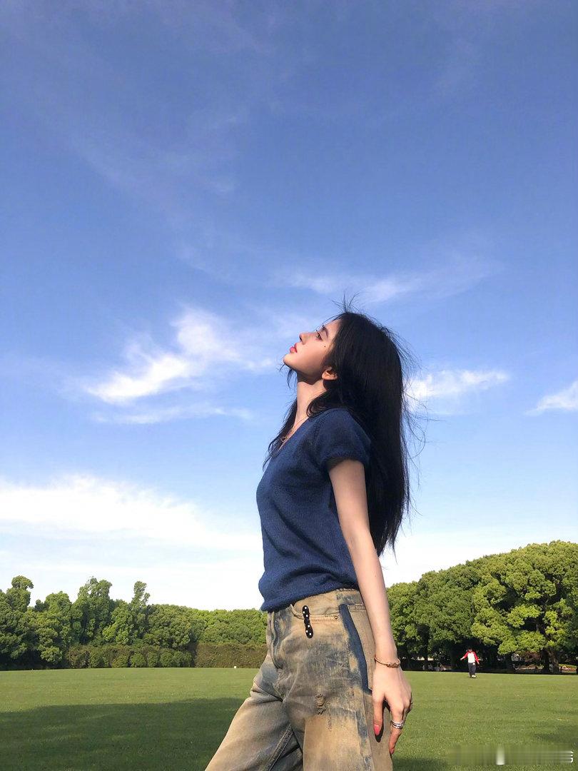 鞠婧祎  jjy鞠婧祎苏绿夏 jjy鞠婧祎万花世界 “我的爱不是复制品 你能看到