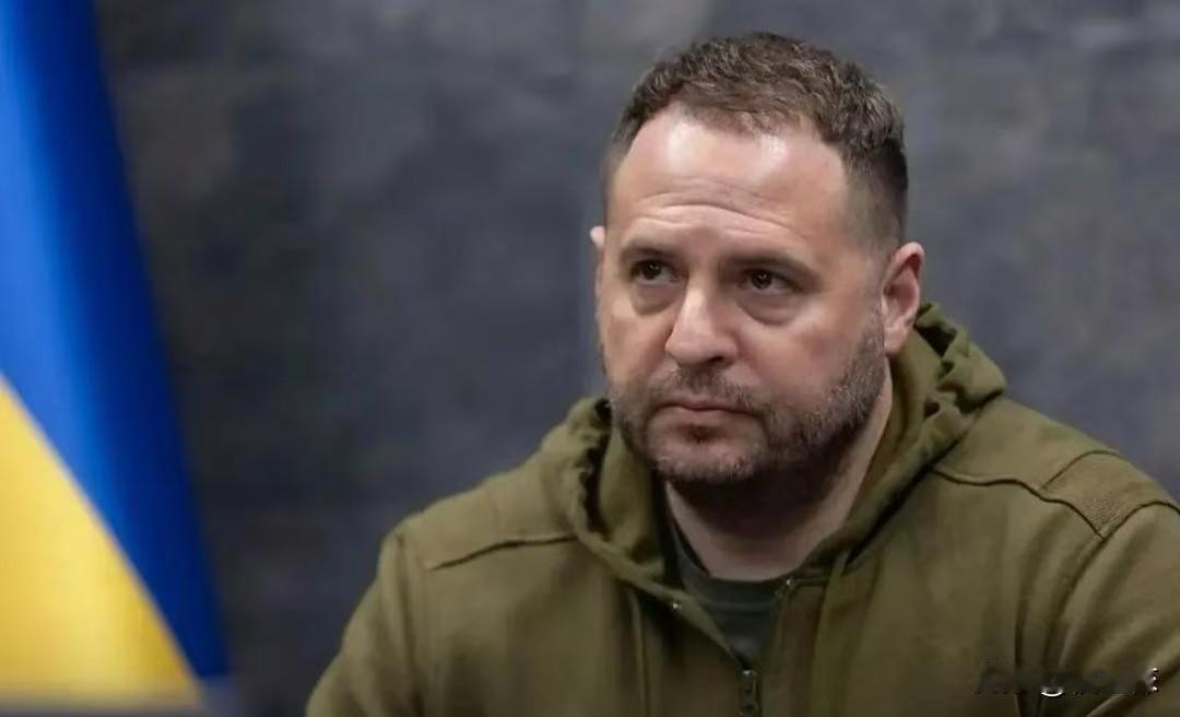 乌克兰方面突发消息！
 
11月28号，乌克兰首都基辅10名全副武装的反腐局特工