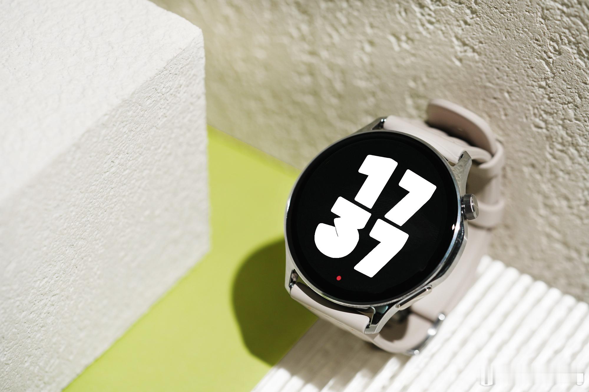 OPPO Watch SOPPO第一款主打轻薄化手表OPPO Watch S，表