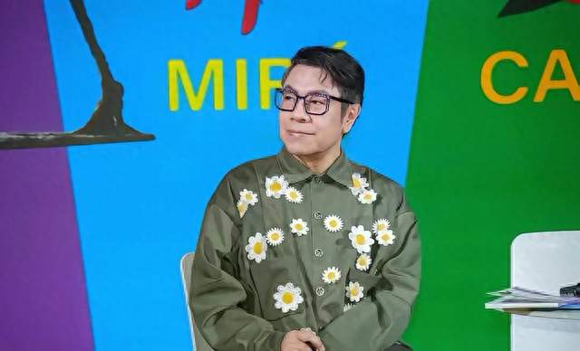 蔡康永：擅长体面滑步的聪明人，藏在文字与社交清单里的立场博弈