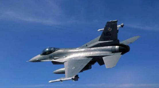 就在刚刚，台湾当局突然宣布，1月15日，台湾地区空军宣布：在海委会、海巡署、空勤