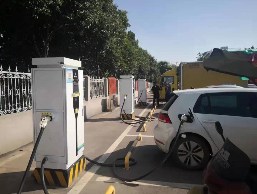 商务部数据：10辆新车6辆电车，油车一公里六毛，电车不到一毛，选什么还用想吗？