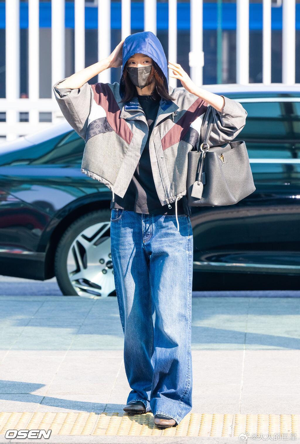 全智贤巴黎时装周机场图全智贤启程巴黎 全智贤的状态都好成啥了 