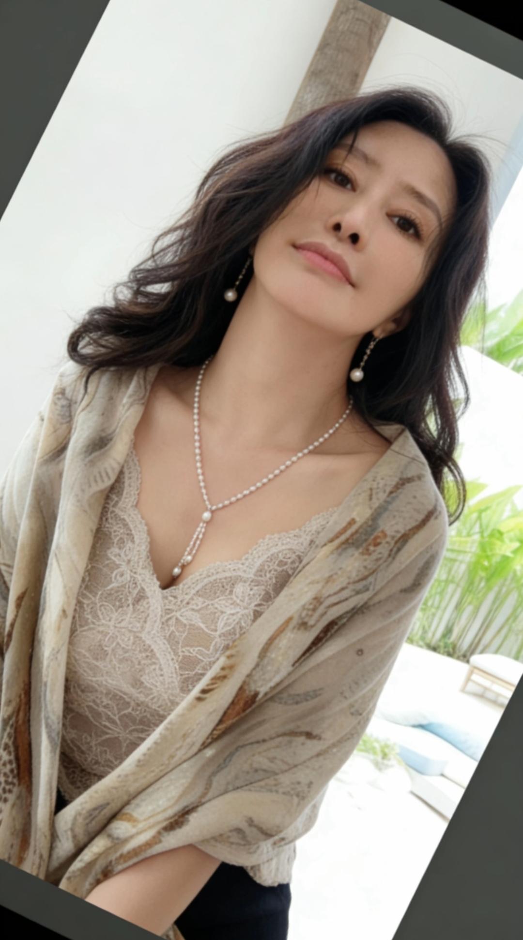 你心目中的A8女人是什么样子的？关于A8女人，
有人说：懂了。
有人说：一看就是