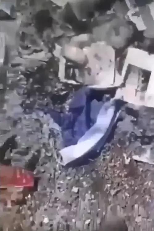 【“台官员怒烧瑙鲁国旗”曝光】所罗门群岛商业杂志26日称因瑙鲁与台当局“断交”，