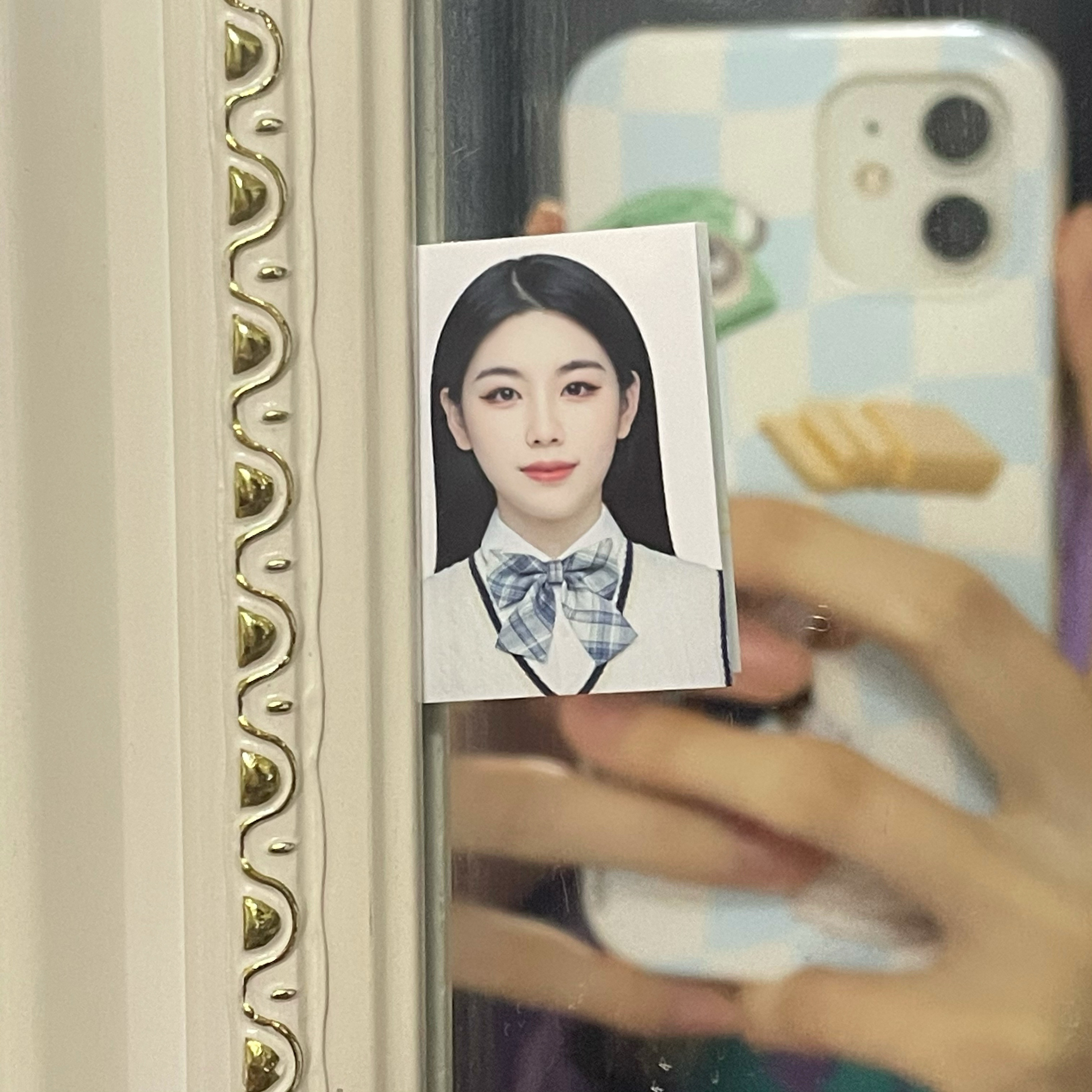 因为要办欧洲签证没有合适的照片，所以今天来拍了很不喜欢拍证件照p1是本科的证件照