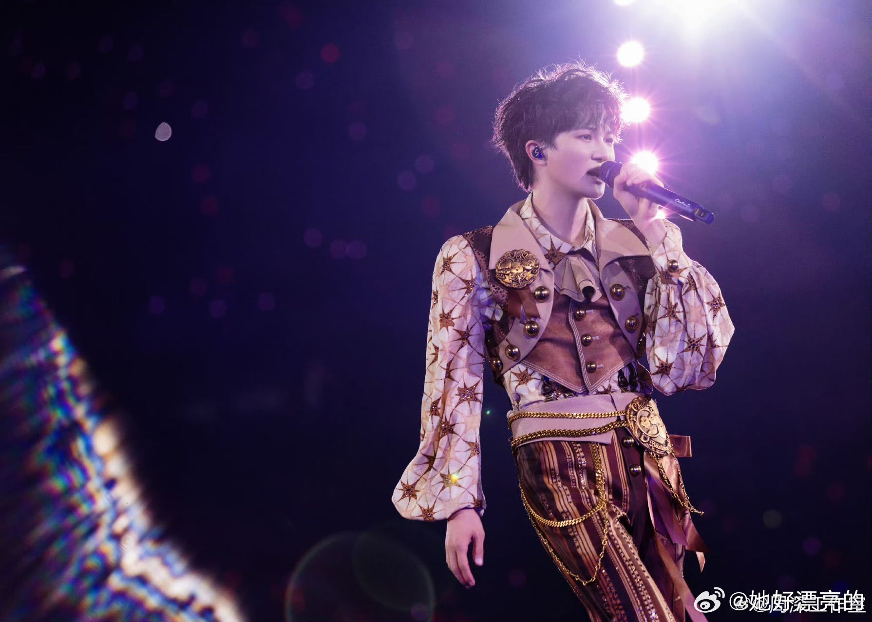 周深歌声里的四渡 没想到周深能把红色题材歌曲演绎得这么动人，旋律配上他独特的唱腔