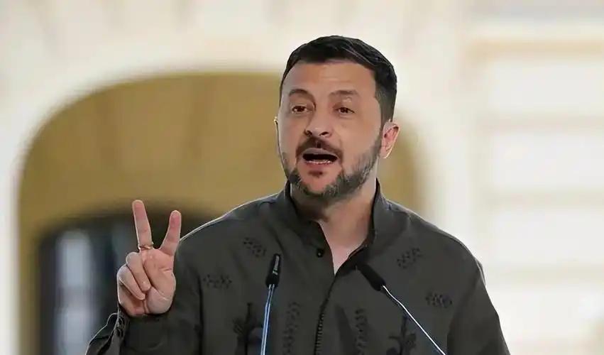 泽连斯基恐怕要捏一把冷汗了！
 
不是因为前线反攻停滞，也不是因为西方逼他让步，