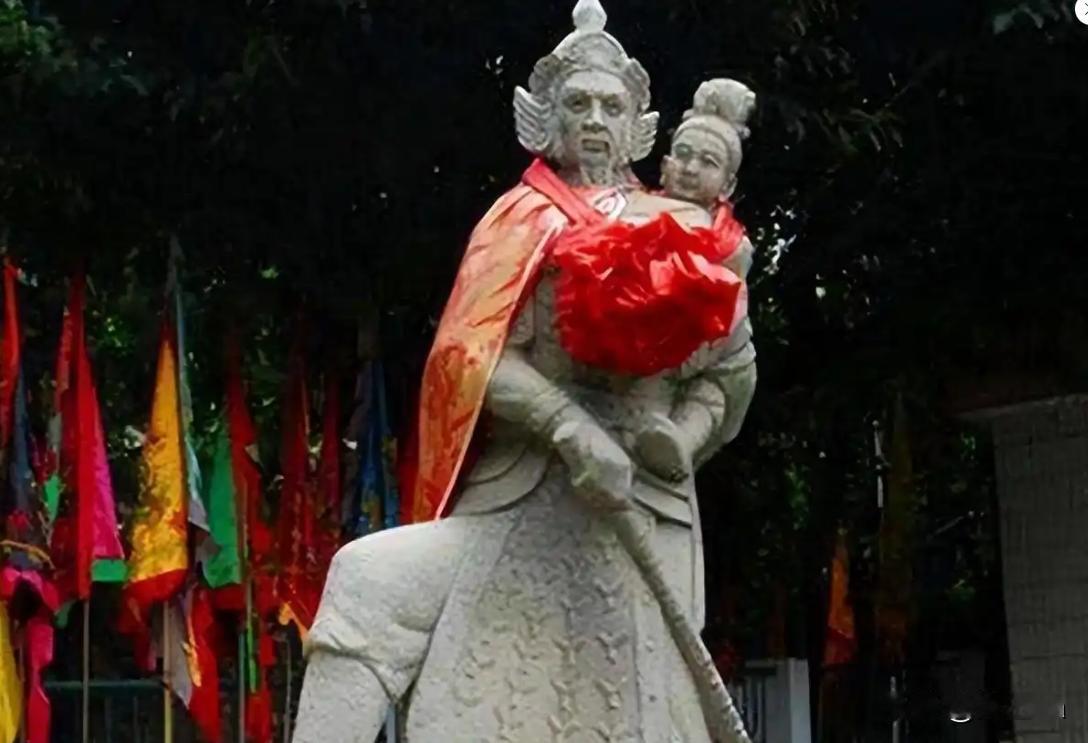 1279年，南宋小朝廷在崖山海战中大败，十万军民和小皇帝赵昺都跳了海，大将军张世