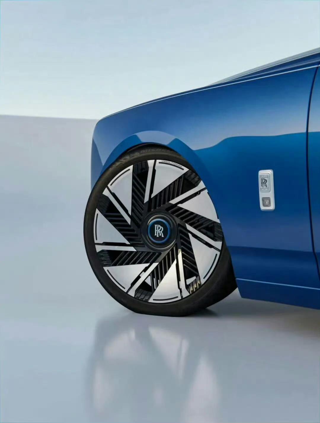 全新劳斯莱斯幻影设想图曝光，前脸设计改动显著。两侧灯条的设计，极大增强了整车的视