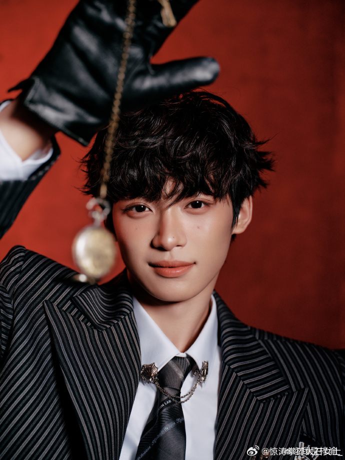 梓渝说想这样一直给你们唱下去一句真挚告白，道尽对唱歌的热爱，愿他能一直唱下去，被