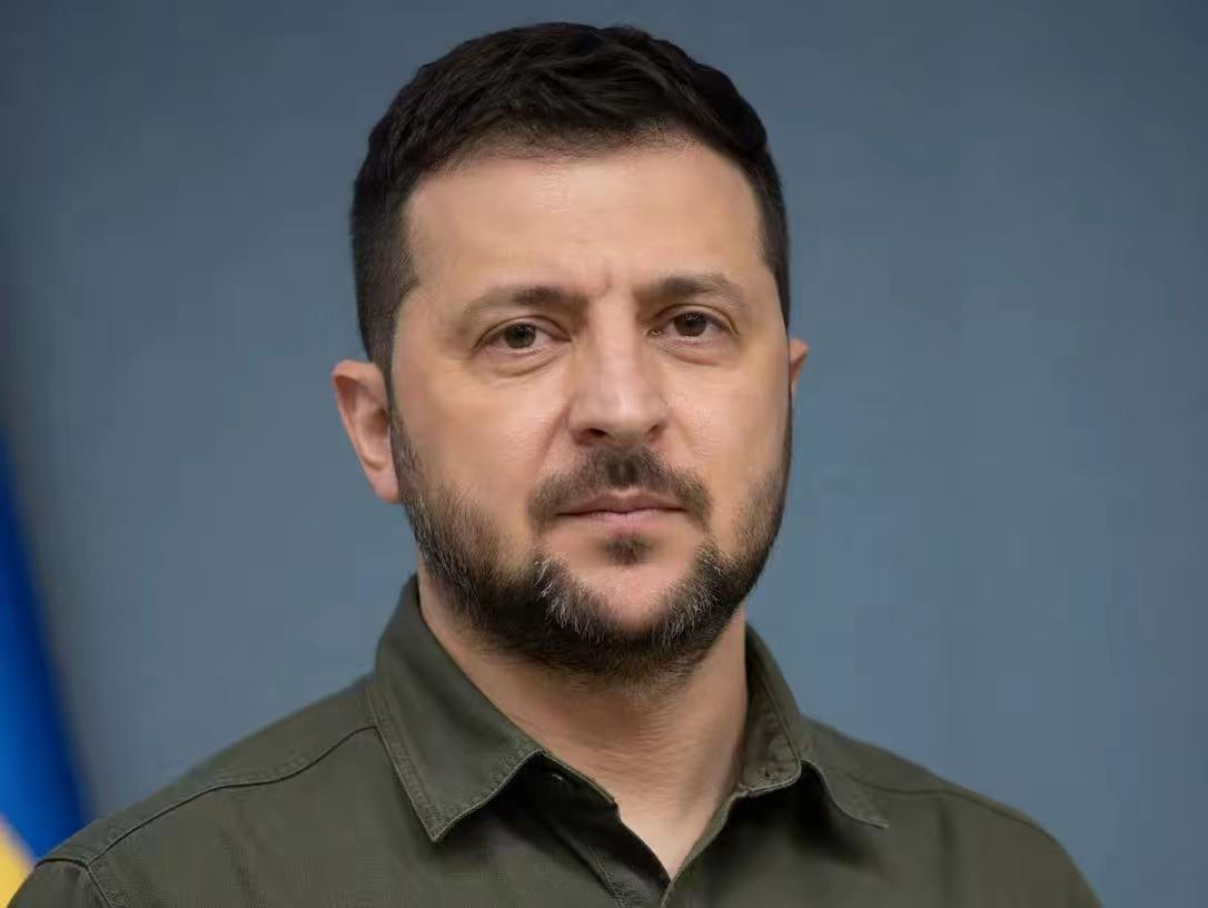 快讯！快讯！乌克兰正式宣布了！
4月27日，乌克兰总统泽连斯基向最高拉达正式递交